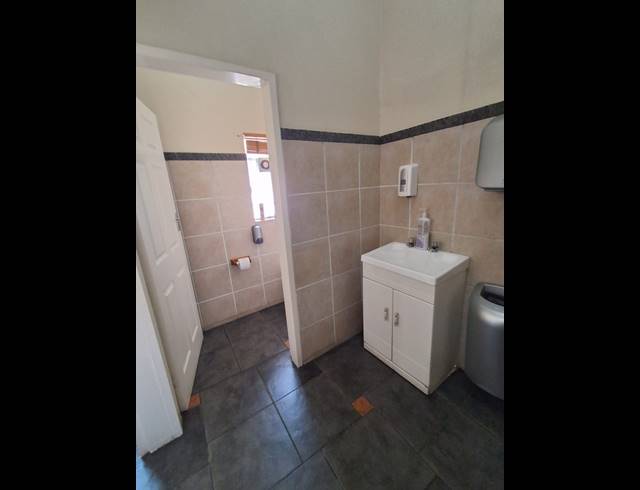 363M² OFFICE FOR SALE IN VEREENIGING CENTRAL